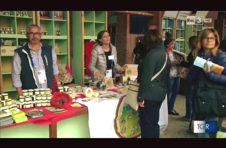 Expo-Milano-stand-prodotti-tipici-bagnolesi